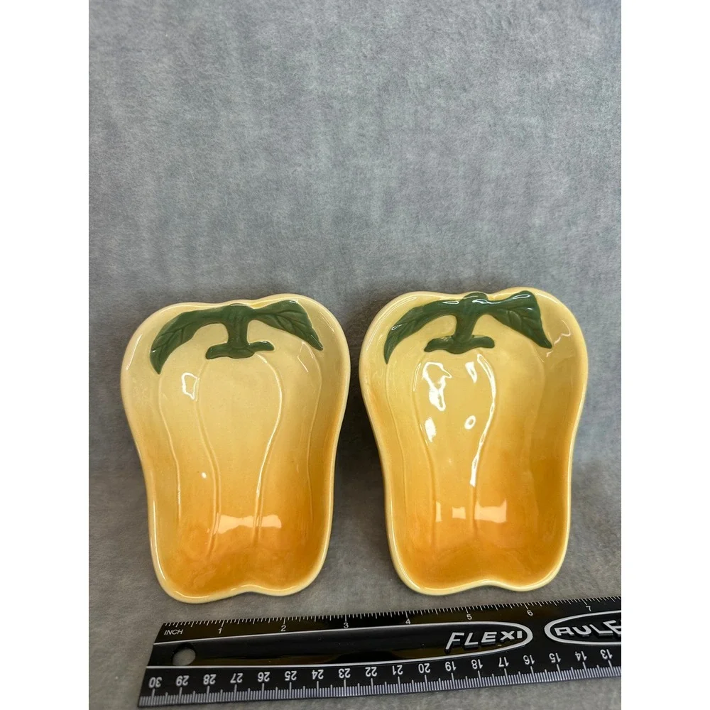 Williams‎ Sonoma Jardin Potager Yellow Bell Pepper Shaped Dip Bowls Set of 2